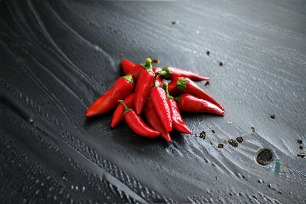 Fresno Chili Pepper Seeds, Capsicum annuum, Hot Pepper, Vegetable Garden Seeds, 25 Pack