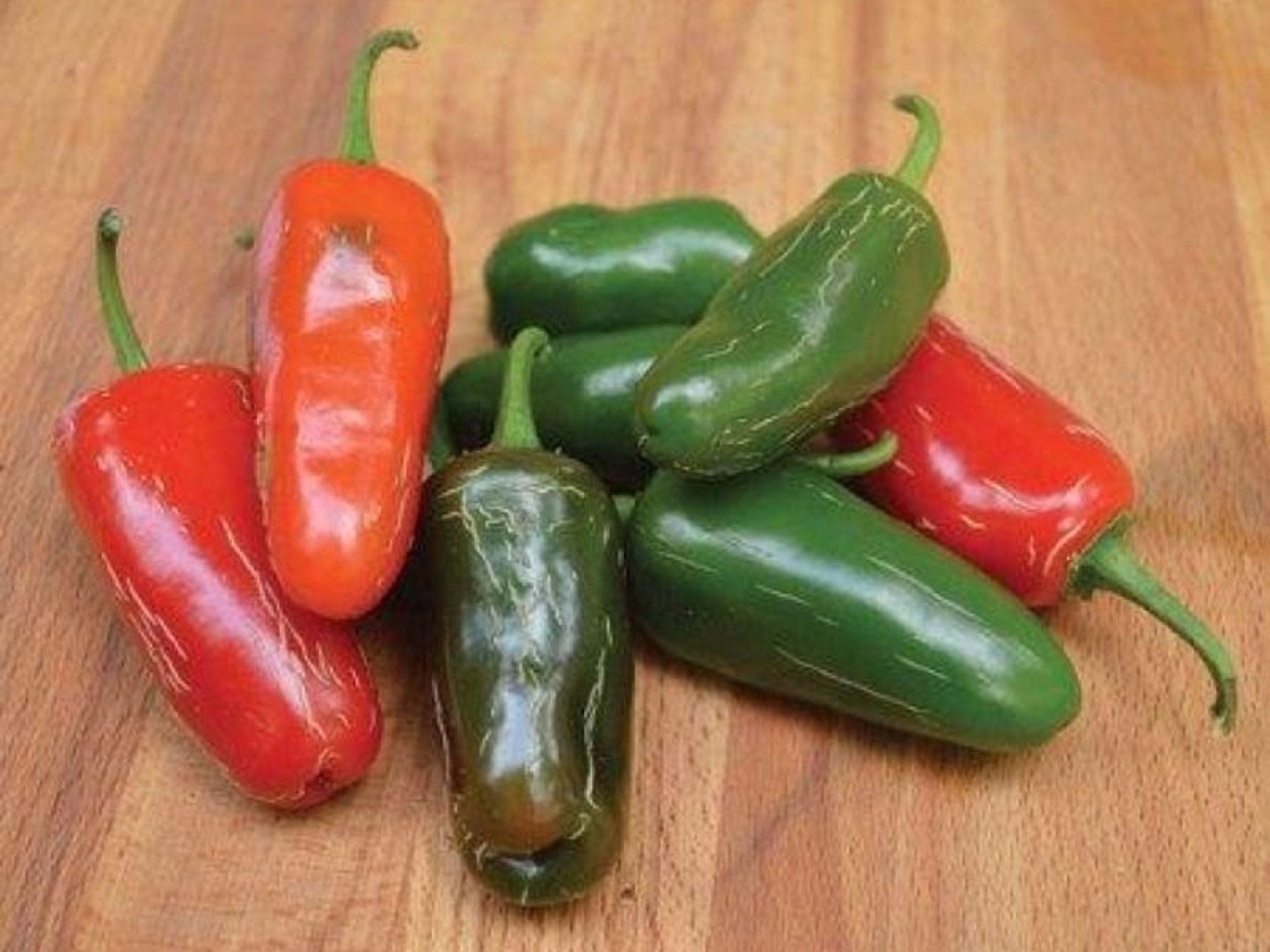 Early Jalapeño Pepper Seeds – Heirloom Chili, Medium Heat, Fast Growing, Thick-Walled Pods, 25 Seeds