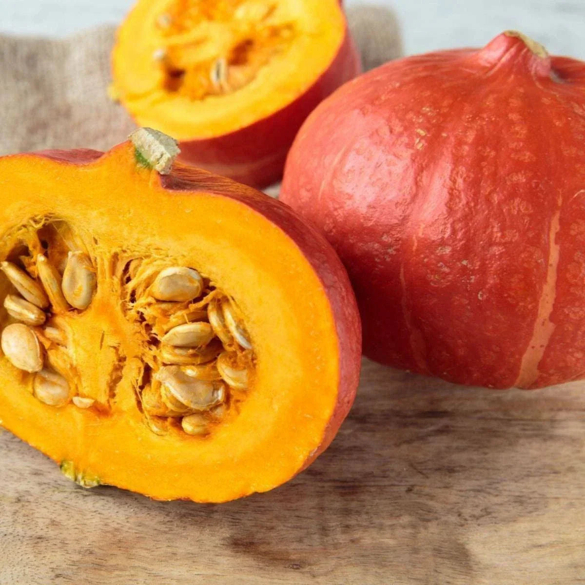 Red Uchiki Kuri Japanese Squash Seeds - Non-GMO, Cucurbita maxima, Sweet Flesh, Ideal for Roasting & Pies, 20 Seeds